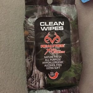 Baby wet wipes